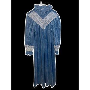 Vintage Maggie McQuade velour robe sz M EUC